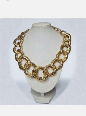 Kenneth Lane KJL Chunky Gold Plated Hammered Statement Toggle Chain Necklace